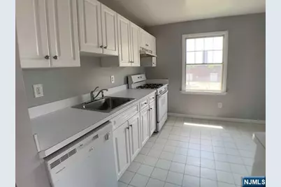 18 Prospect Street 4 #4, Palisades Park, NJ 07650 - Photo 5