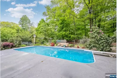 596 Wyckoff Avenue, Mahwah, NJ 07430 - Photo 27