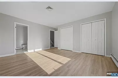 22 Flynn Place, Wayne, NJ 07470 - Photo 5