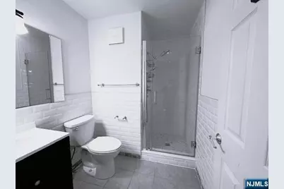 300 Crown Court 523 #523, Edgewater, NJ 07020 - Photo 15