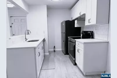300 Crown Court 523 #523, Edgewater, NJ 07020 - Photo 17
