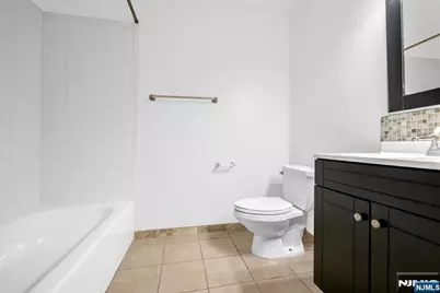 300 Crown Court 523 #523, Edgewater, NJ 07020 - Photo 13