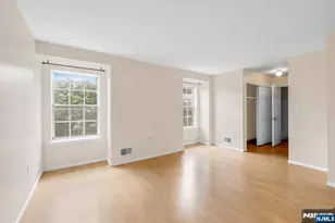 300 Crown Ct 523, Edgewater, NJ 07020 - Photo 9