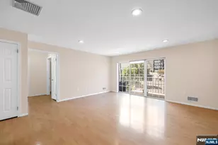 300 Crown Ct 523, Edgewater, NJ 07020 - Photo 3