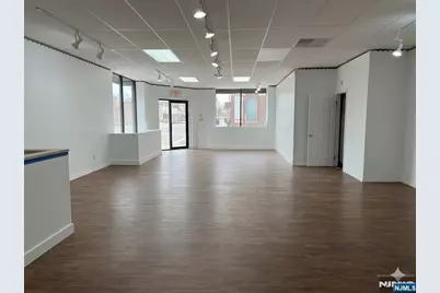 500 Broad Avenue 500 #500, Ridgefield, NJ 07657 - Photo 3