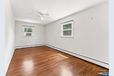 42 Ridgewood Avenue, Paramus, NJ 07652 - Photo 19