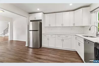 42 Ridgewood Avenue, Paramus, NJ 07652 - Photo 5