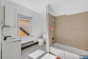 366 7th Ave, Newark, NJ 07107 - Photo 37