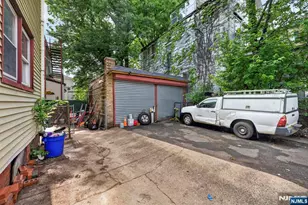 366 7th Ave, Newark, NJ 07107 - Photo 5
