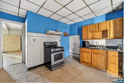 366 7th Avenue, Newark, NJ 07107 - Photo 9