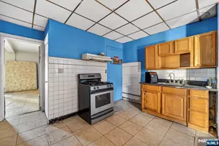 366 7th Ave, Newark, NJ 07107 - Photo 9