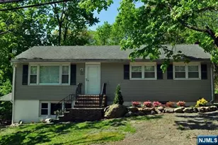 176 Yawpo Ave, Oakland, NJ 07436 - Photo 1