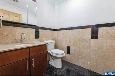 17 Meadow Road 401 #401, Rutherford, NJ 07070 - Photo 19