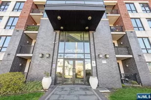 17 Meadow Road 401, Rutherford, NJ 07070 - Photo 23