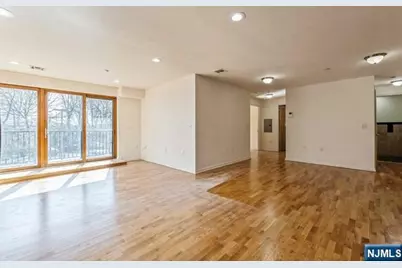 17 Meadow Road 401 #401, Rutherford, NJ 07070 - Photo 1