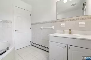 123 Hickory B, Tenafly, NJ 07670 - Photo 23