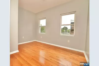 395 S 15th Street, Newark, NJ 07103 - Photo 9