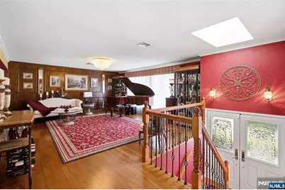 8 Mariani Drive, Little Ferry, NJ 07643 - Photo 5