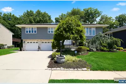 8 Mariani Drive, Little Ferry, NJ 07643 - Photo 3