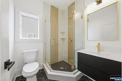 110 Platt Avenue, Saddle Brook Township, NJ 07663 - Photo 21