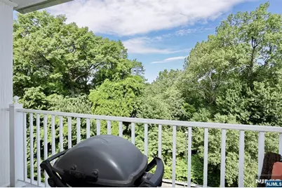 175 Rochelle Avenue 321 #321, Rochelle Park Township, NJ 07662 - Photo 17