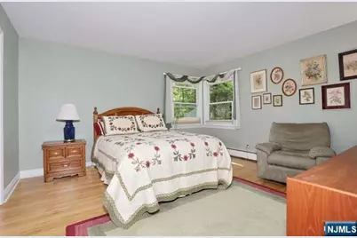 908 N Monroe Street, Midland Park, NJ 07450 - Photo 15
