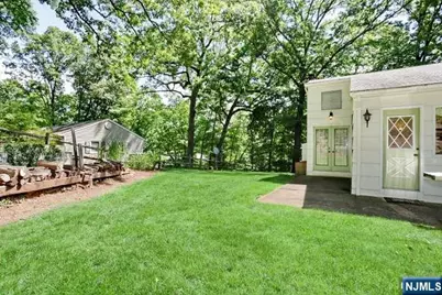 908 N Monroe Street, Midland Park, NJ 07450 - Photo 25