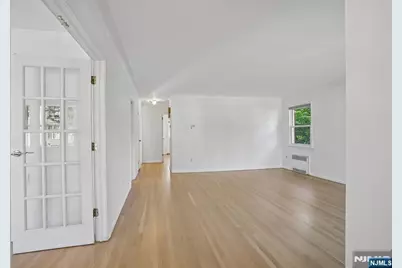 1018 Inwood Terrace, Fort Lee, NJ 07024 - Photo 5