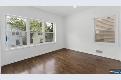 910 Bergen 1 #1, Newark, NJ 07112 - Photo 9