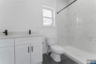 910 Bergen 2, Newark, NJ 07112 - Photo 7