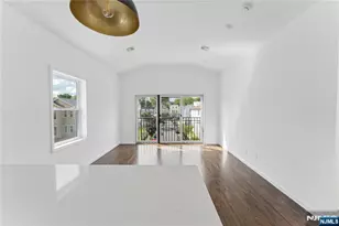910 Bergen 2, Newark, NJ 07112 - Photo 3