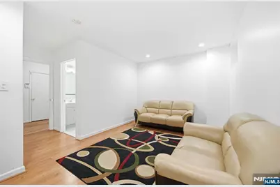 216 Barringer, Nutley, NJ 07110 - Photo 33