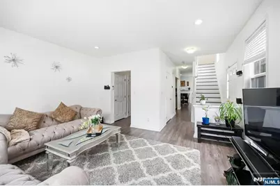 216 Barringer, Nutley, NJ 07110 - Photo 19
