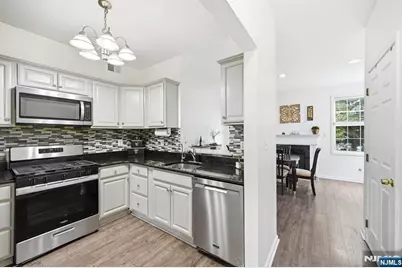216 Barringer, Nutley, NJ 07110 - Photo 9