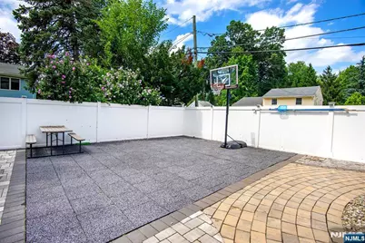 536 Boulevard, New Milford, NJ 07646 - Photo 33