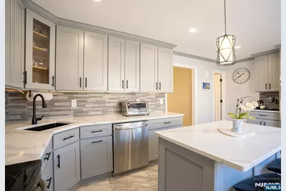 575 Grove, Clifton, NJ 07013 - Photo 11