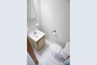 518 W Anderson Street, Hackensack, NJ 07601 - Photo 15