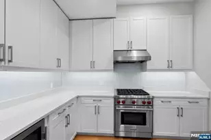 3 Somerset Ln 500, Edgewater, NJ 07020 - Photo 29