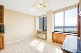 200 Winston Dr 2019, Cliffside Park, NJ 07010 - Photo 9