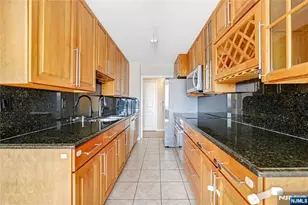 200 Winston Dr 2019, Cliffside Park, NJ 07010 - Photo 11