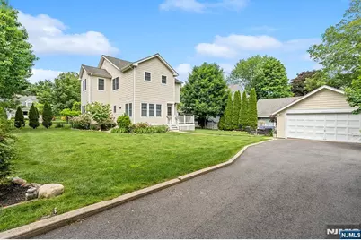 402 Enos Place, Ho Ho Kus, NJ 07423 - Photo 3
