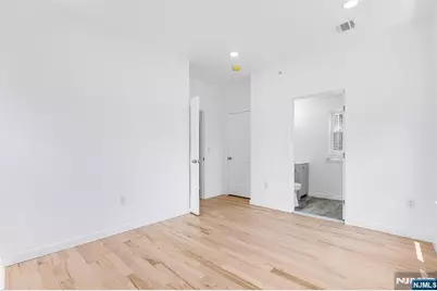 840 S 19th Street, Newark, NJ 07108 - Photo 23