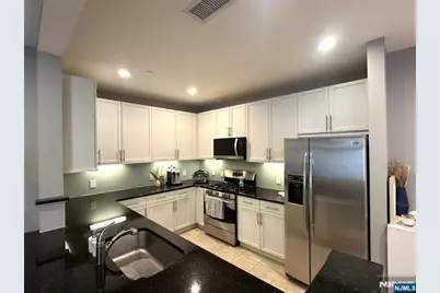 2208 Riverview Avenue 208 #208, Englewood, NJ 07631 - Photo 7