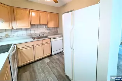 460 Liberty Street 460 B Unit 207 #460 B Unit 207, Little Ferry, NJ 07643 - Photo 9