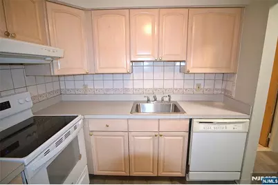 460 Liberty Street 460 B Unit 207 #460 B Unit 207, Little Ferry, NJ 07643 - Photo 11