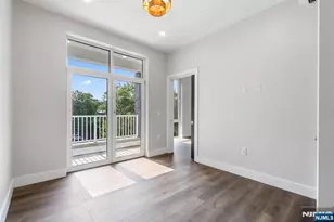 21 Lincoln Park 300, Newark, NJ 07102 - Photo 17