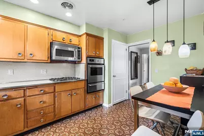 1095 Harvard Place, Fort Lee, NJ 07024 - Photo 13