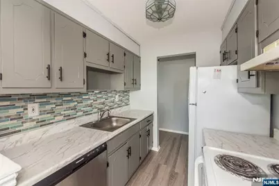 100 Pierson Miller Drive E4 #E4, Pompton Lakes, NJ 07442 - Photo 9
