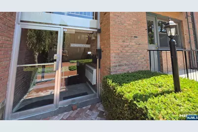 60 Madison Place A10 #A10, Ridgewood, NJ 07450 - Photo 3