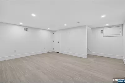 395 Hickory Avenue, Paramus, NJ 07652 - Photo 45